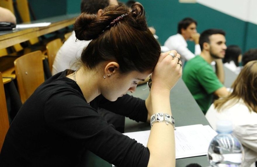 Irregolarità formali che tengono fuori dai concorsi pubblici: il Consiglio di Stato è lapidario. Nessuna limitazione al diritto di studio per motivi formali