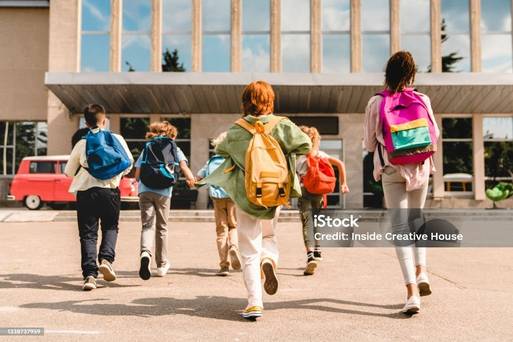 Corso di formazione in diritto amministrativo. “Privacy e trasparenza. Poteri e doveri degli Istituti scolastici”.